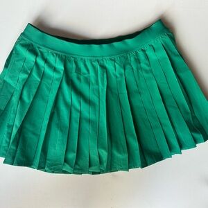 Lululemon High-Rise Pleated skirt 
Cascadia Green